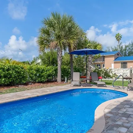 Adventures In Paradise - Waterfront Pool Home, 26' Dock
